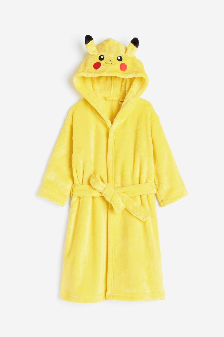 رداء من الصوف من مجموعة H&amp;M x Pokémon باللون الأصفر