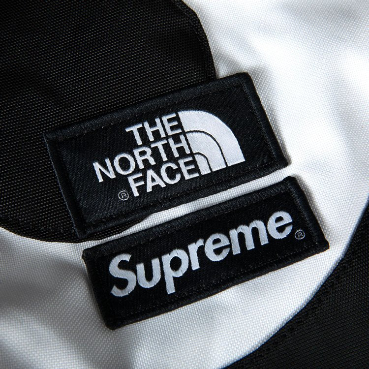 حقيبة ظهر Supreme x The North Face S Logo Expedition باللون الأسود