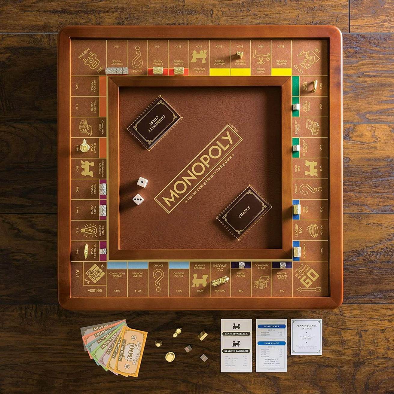 لعبة لوحية من شركة WS Game Company Monopoly Luxury Edition