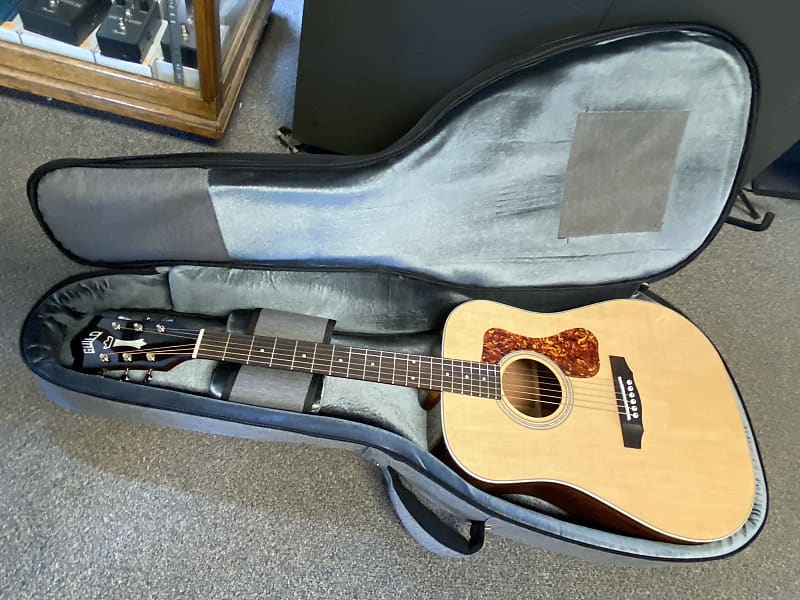 Acoustic guitar Guild Westerly Collection D-140 Natural Acoustic Guitar with Deluxe Bag