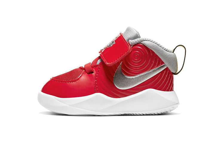 حذاء Nike Team Hustle D 9 TD للأطفال الصغار