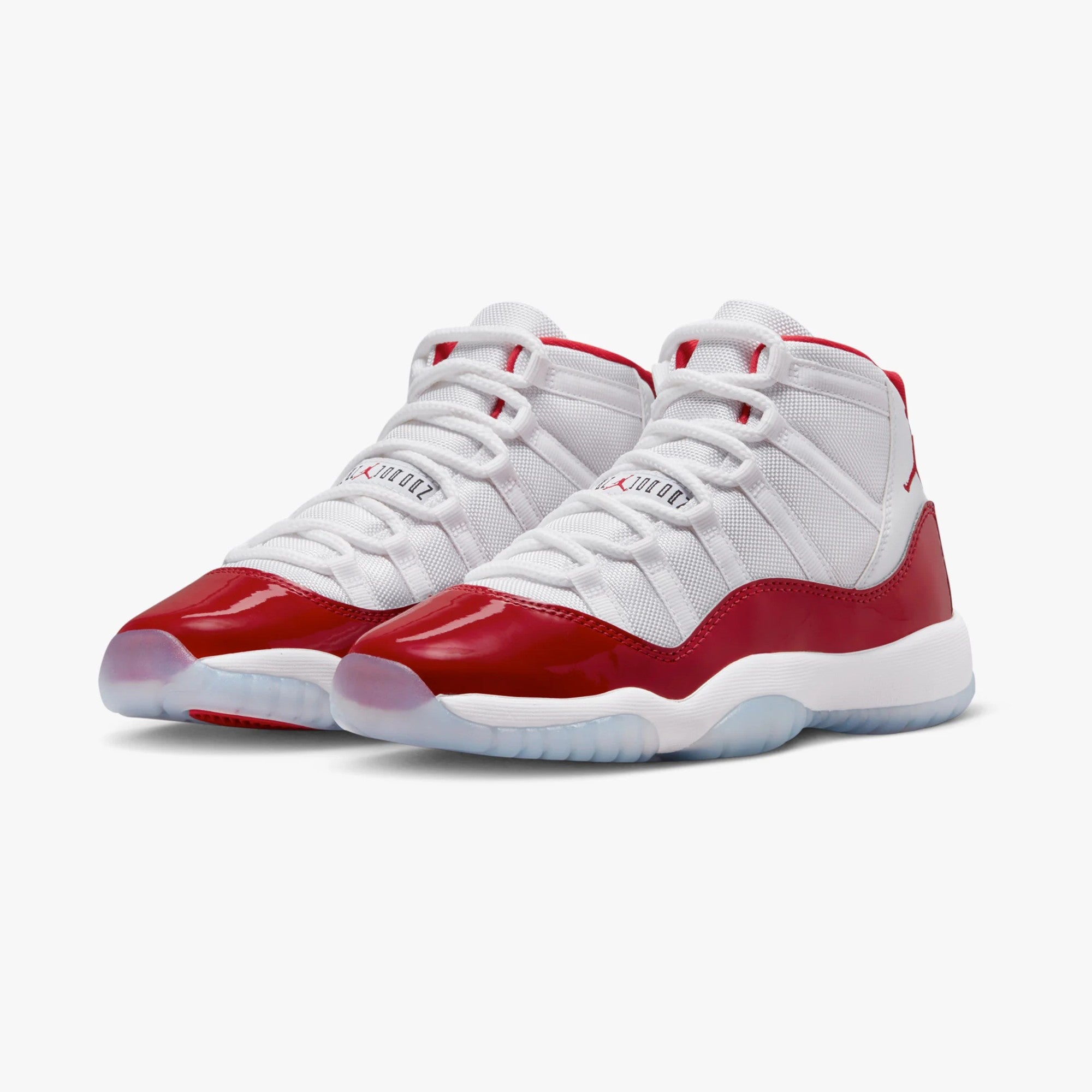 حذاء رياضي Air Jordan 11 Retro GS Cherry باللون الأبيض