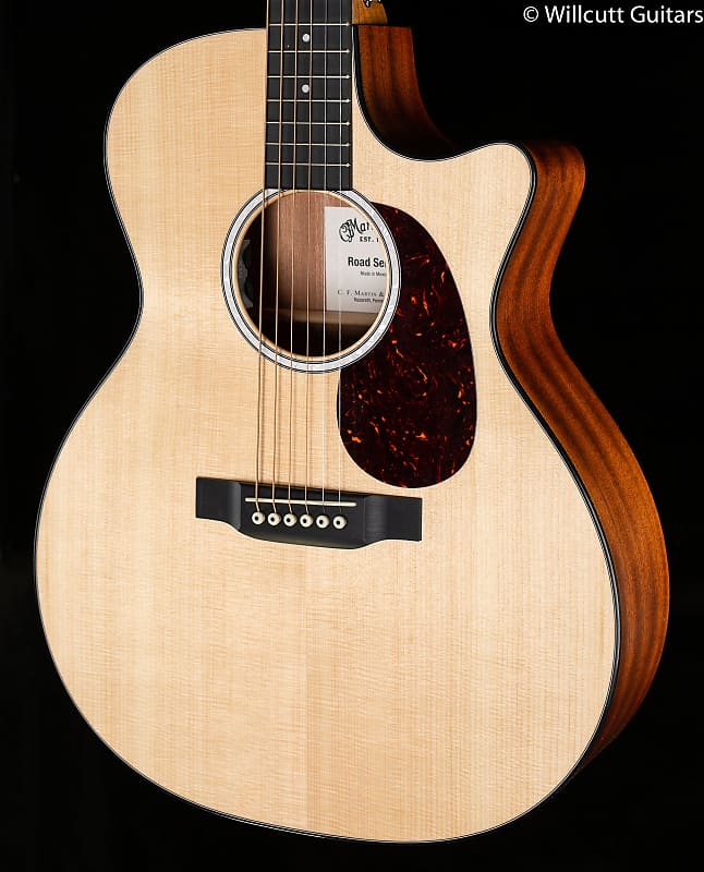 Glossy top Martin GPC-11E Sitka/Sapele (665) GPC-11E Gloss Top Sitka/ (665)