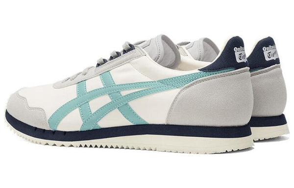 حذاء الجري الماراثوني ثنائي اللون من Onitsuka Tiger باللون الأبيض الكريمي والرمادي والأزرق المائي