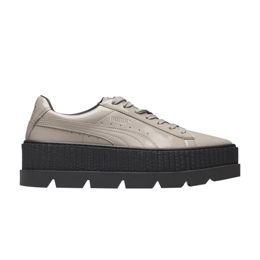 حذاء رياضي Fenty x Wmns Pointy Creeper Patent Puma باللون الرمادي