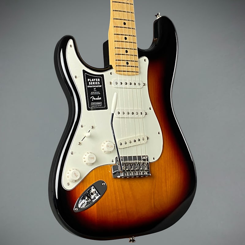 Fender Player Stratocaster Left-Handed 2021 3-Color Sunburst