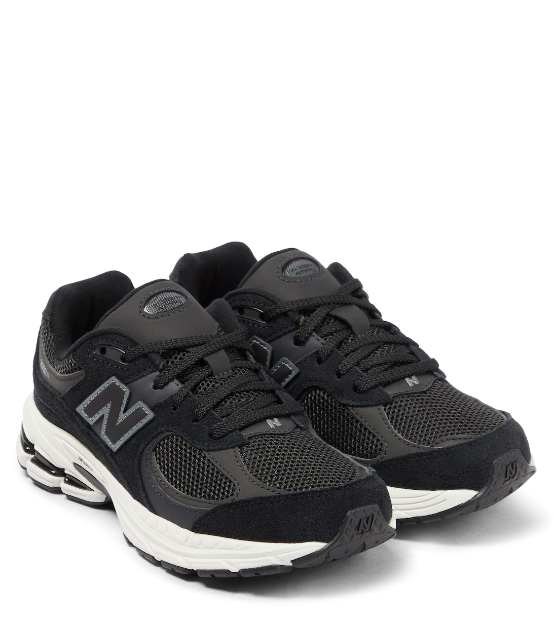 2002 New Balance sneakers, black