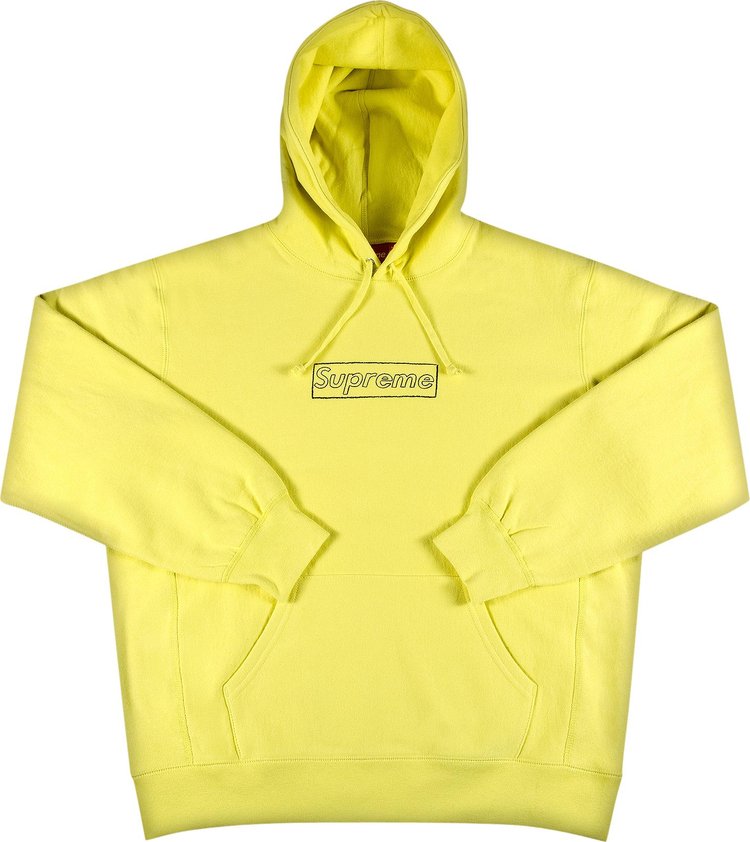 سويت شيرت بغطاء رأس وشعار Supreme x KAWS Chalk "Light Lemon"، باللون الأصفر