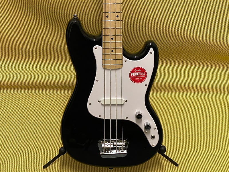 031-0902-506 Squier Affinity Series Bronco Bass، رقبة من خشب القيقب الأسود 031-0902-506 Squier Affinity Series Bronco Bass، لوحة أصابع من خشب القيقب، أسود