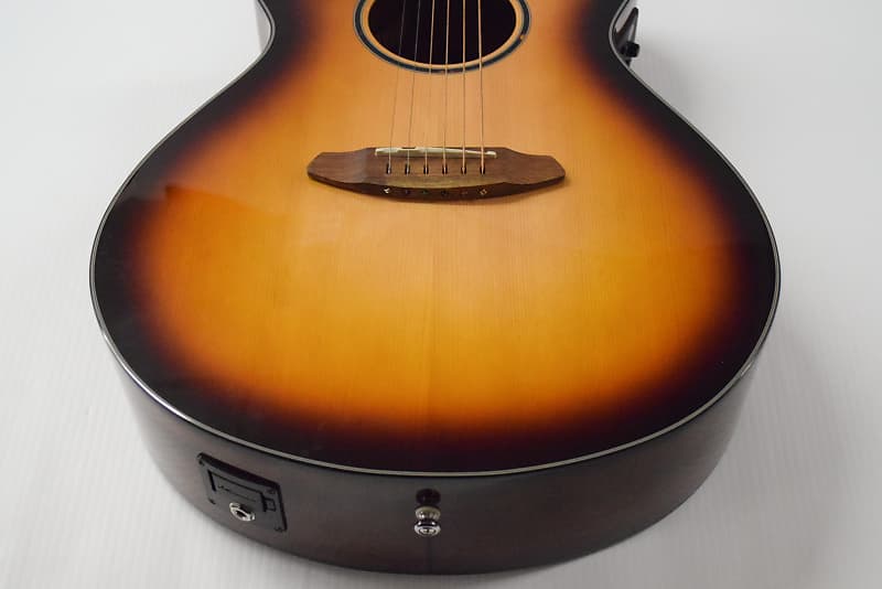 Breedlove Discovery S Concert CE Edgeburst Sitka/African Mahogany Discovery S Concert CE Acoustic-Electric Guitar