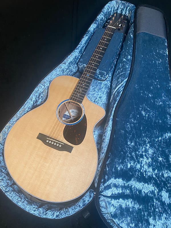 Martin SC-13E #2639262 (4 lbs, 4.3 oz)