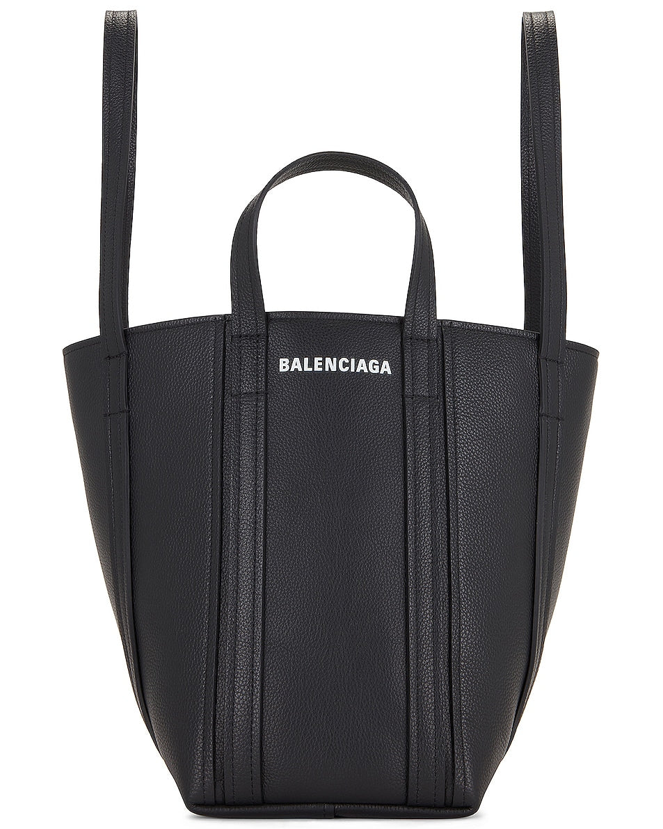 حقيبة Balenciaga Everyday N/S باللونين الأسود والأبيض