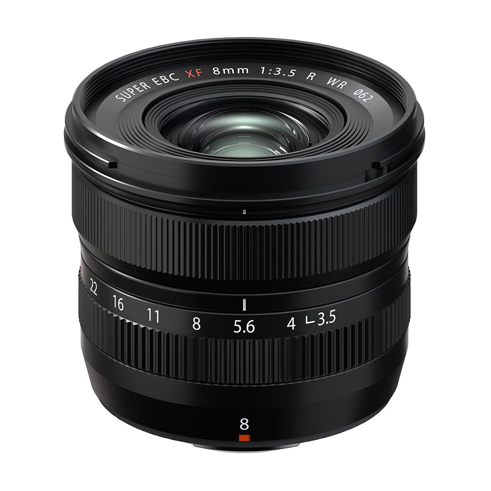 عدسة فوجي فيلم XF 8mm f/3.5 R WR، باللون الأسود