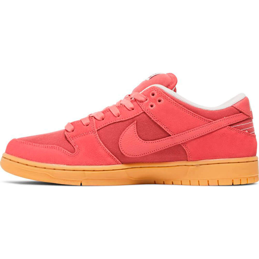 Dunk Low SB 'Adobe' Sneakers, Red