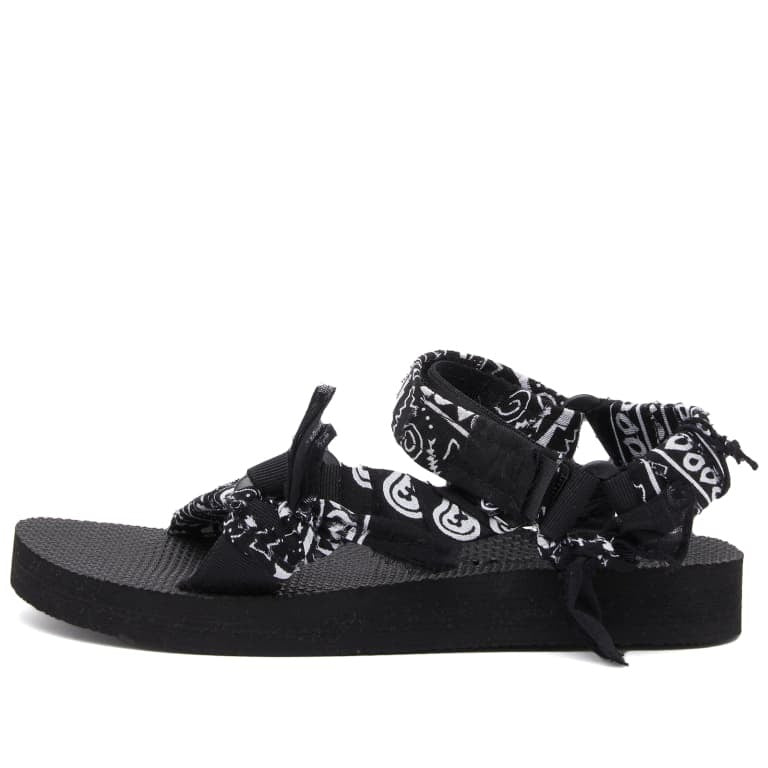 Arizona Love Bandana Trekky Sandals, Black/White