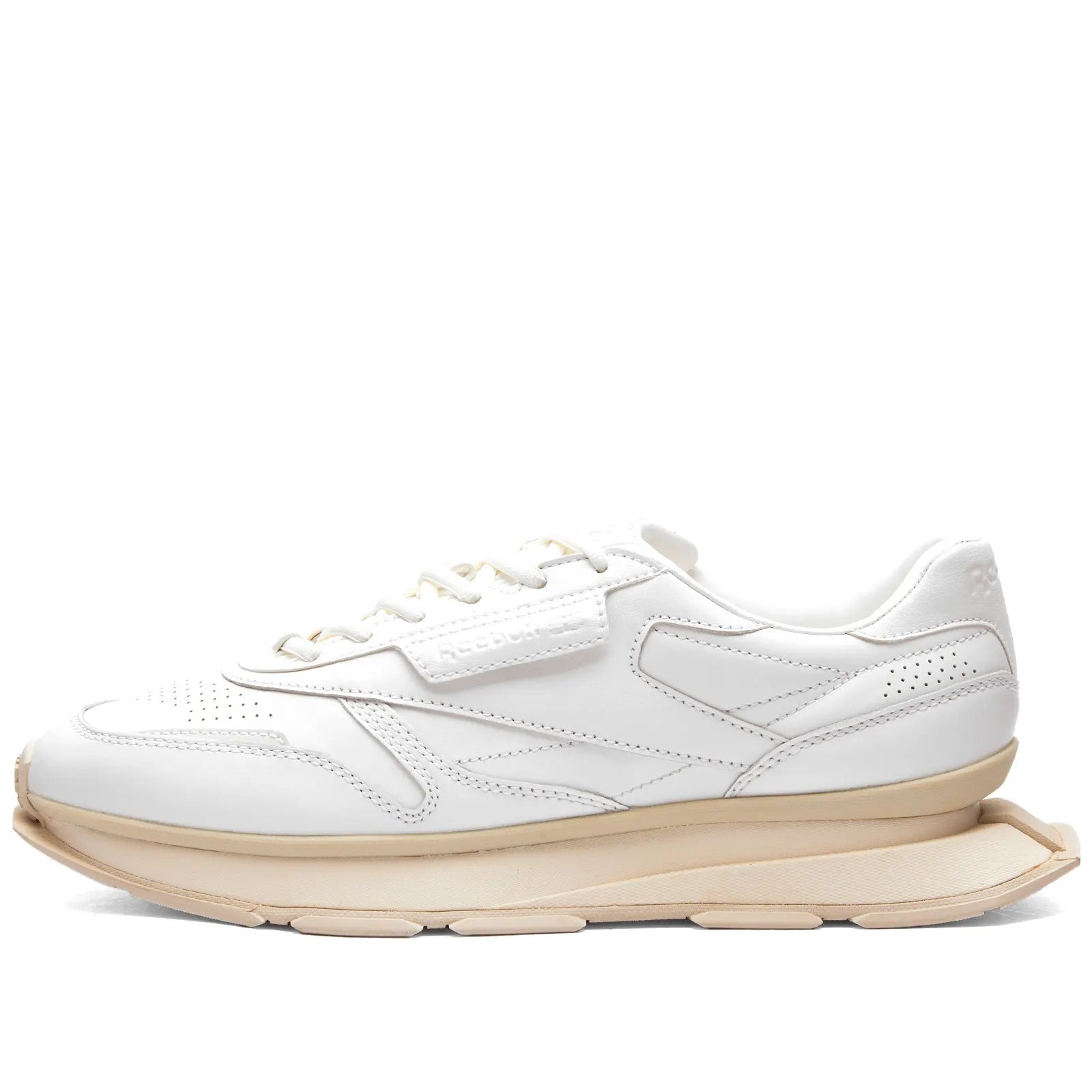 حذاء رياضي Reebok Classic Leather LTD، باللون الأبيض/البيج