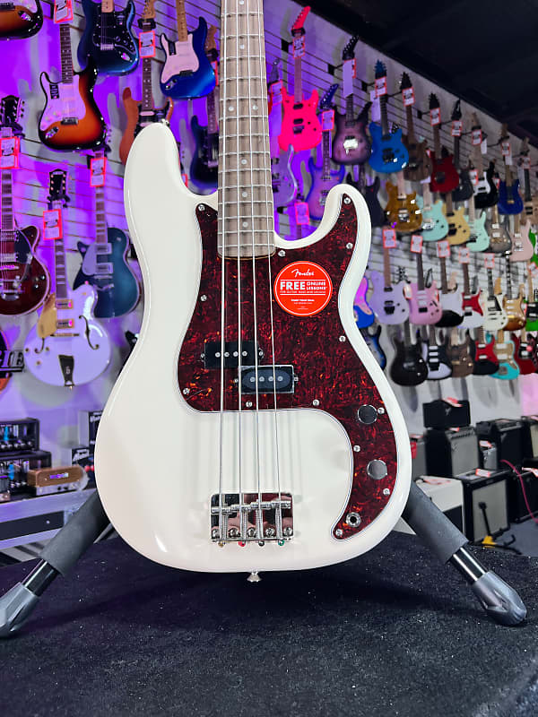 Squier Classic Vibe '60s Precision Bass Guitar, Olympic White