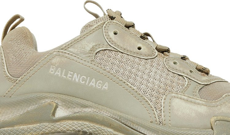 حذاء رياضي Balenciaga Womens Triple S بلون البيج الفاتح الباهت والكريمي