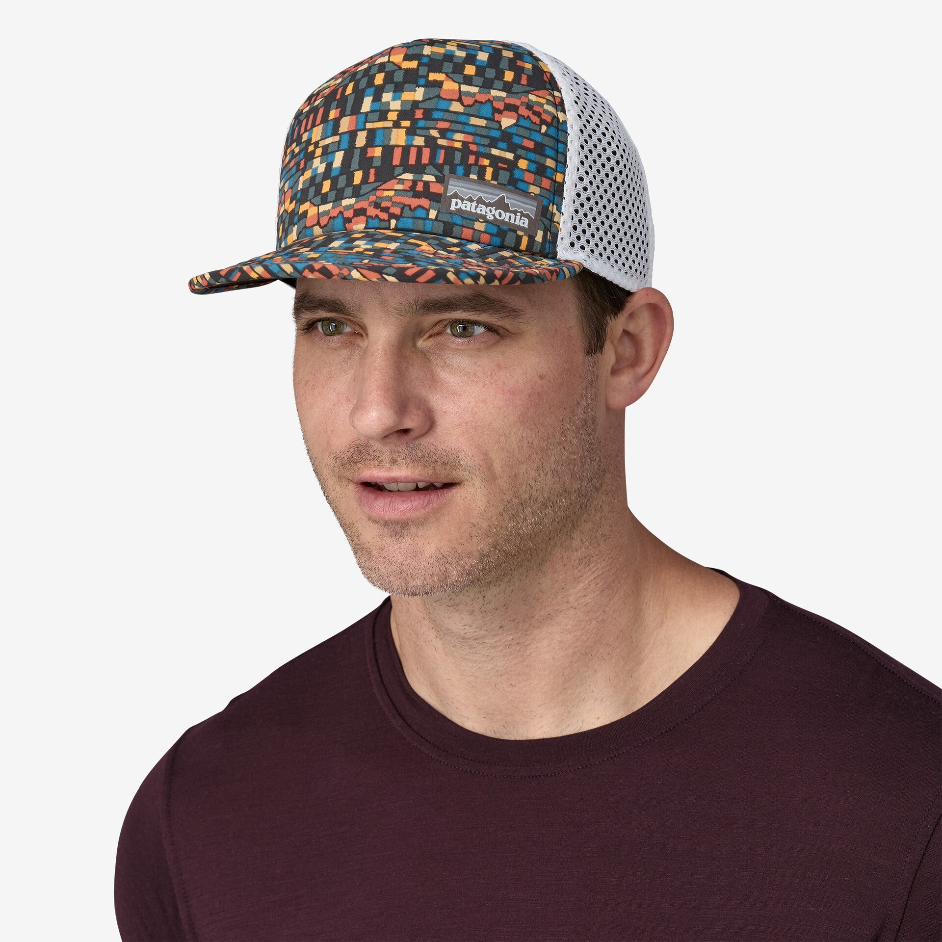 قبعة Patagonia Platypus Trucker من Fitz Roy Patchwork باللون الأسود