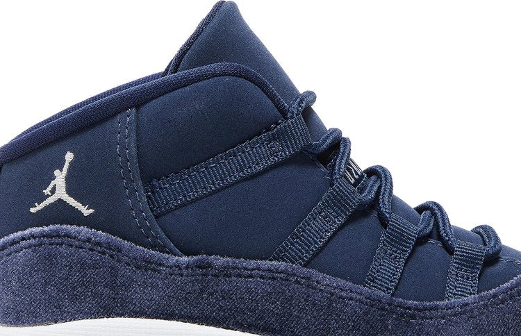 حذاء رياضي Air Jordan 11 Retro TD Midnight Navy Velvet باللون الأزرق