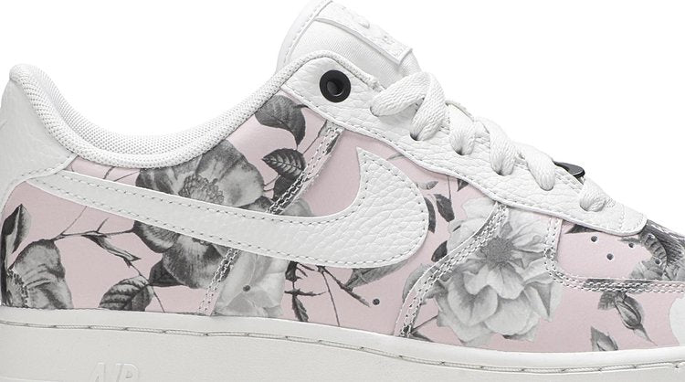 حذاء Nike Wmns Air Force 1 Low 'Floral Rose' باللون الوردي