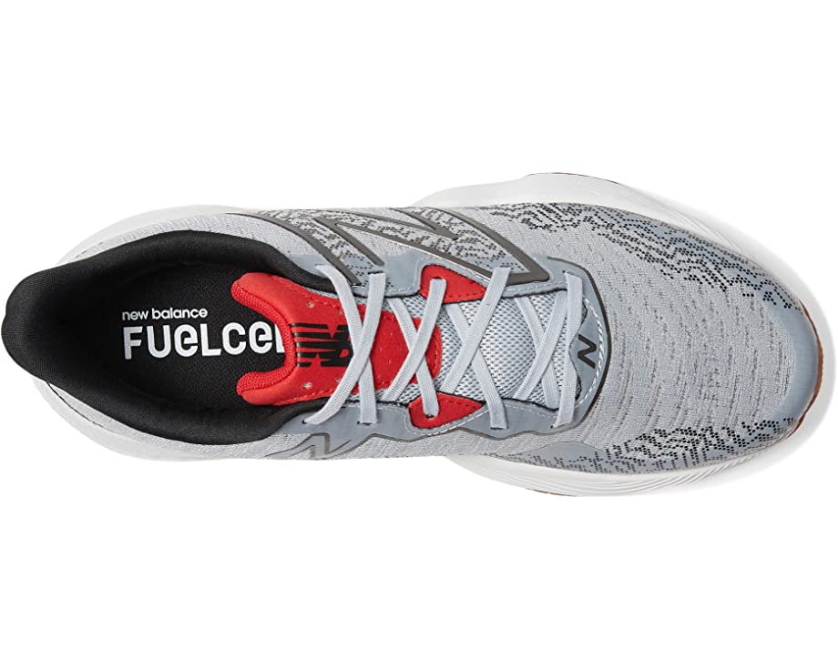 حذاء رياضي FuelCell Shift TR v2 من New Balance، مصنوع من التيتانيوم