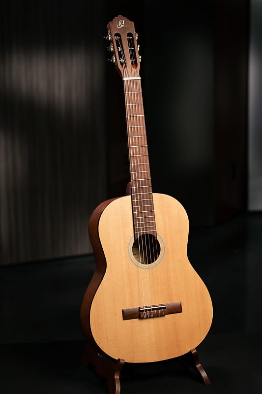 Acoustic guitar ORTEGA Classic Guitar