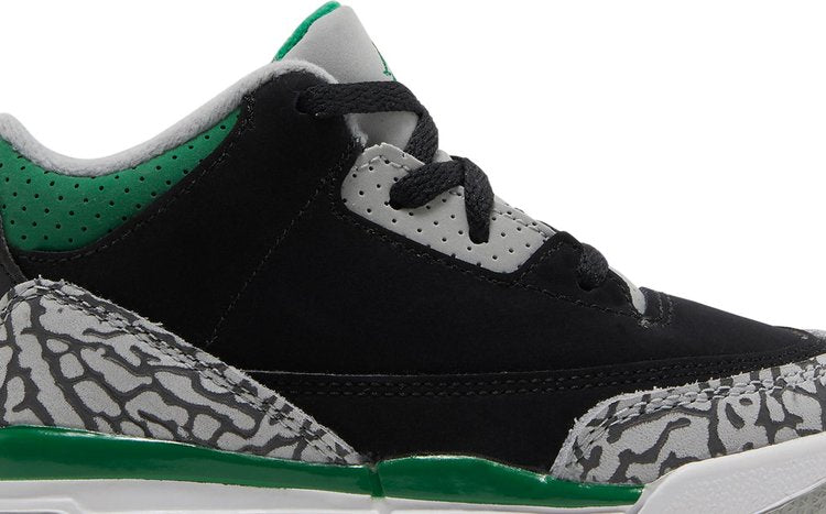 حذاء Air Jordan 3 Retro TD Pine Green باللون الأسود