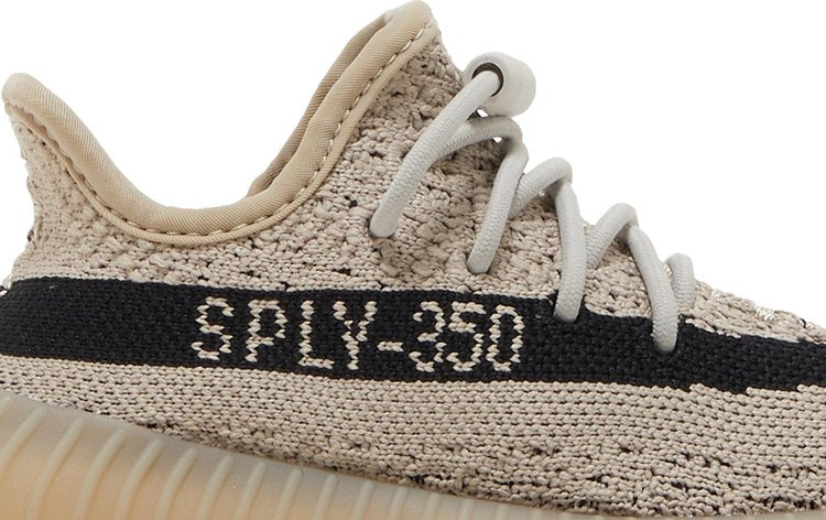 حذاء Adidas Yeezy Boost 350 V2 للأطفال باللون البني الفاتح