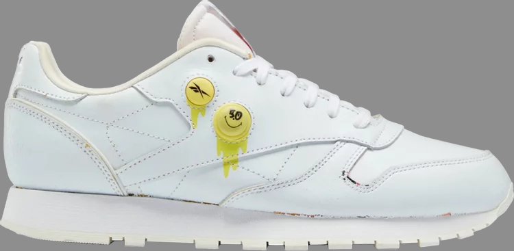 حذاء رياضي Smiley x classic leather pump '50th anniversary' من Reebok باللون الأبيض