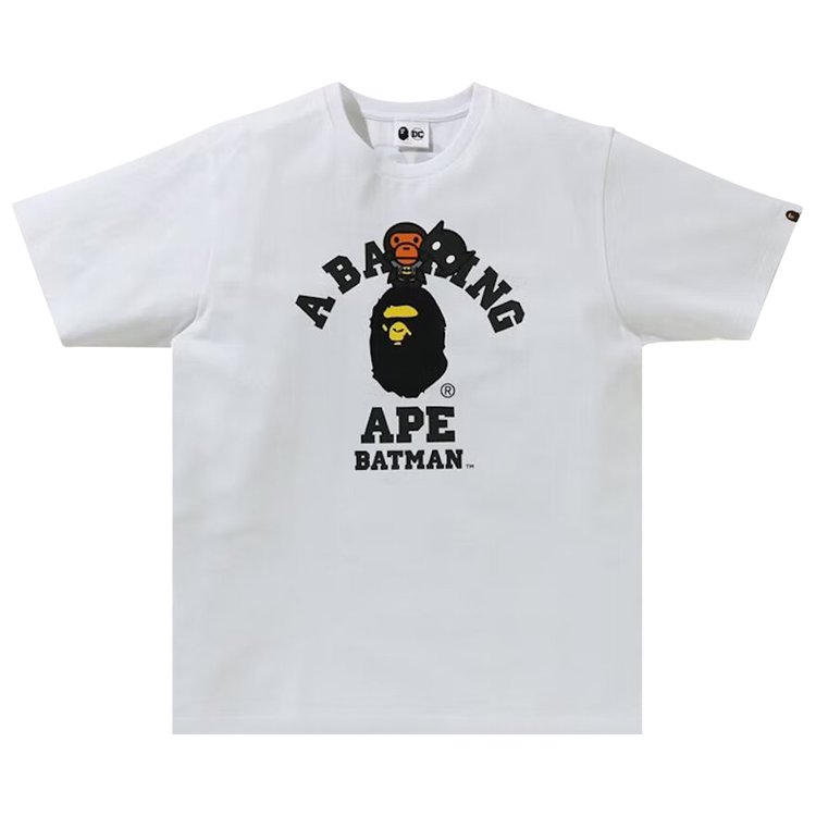 تي شيرت باتمان كوليدج من BAPE x DC Baby Milo باللون الأبيض