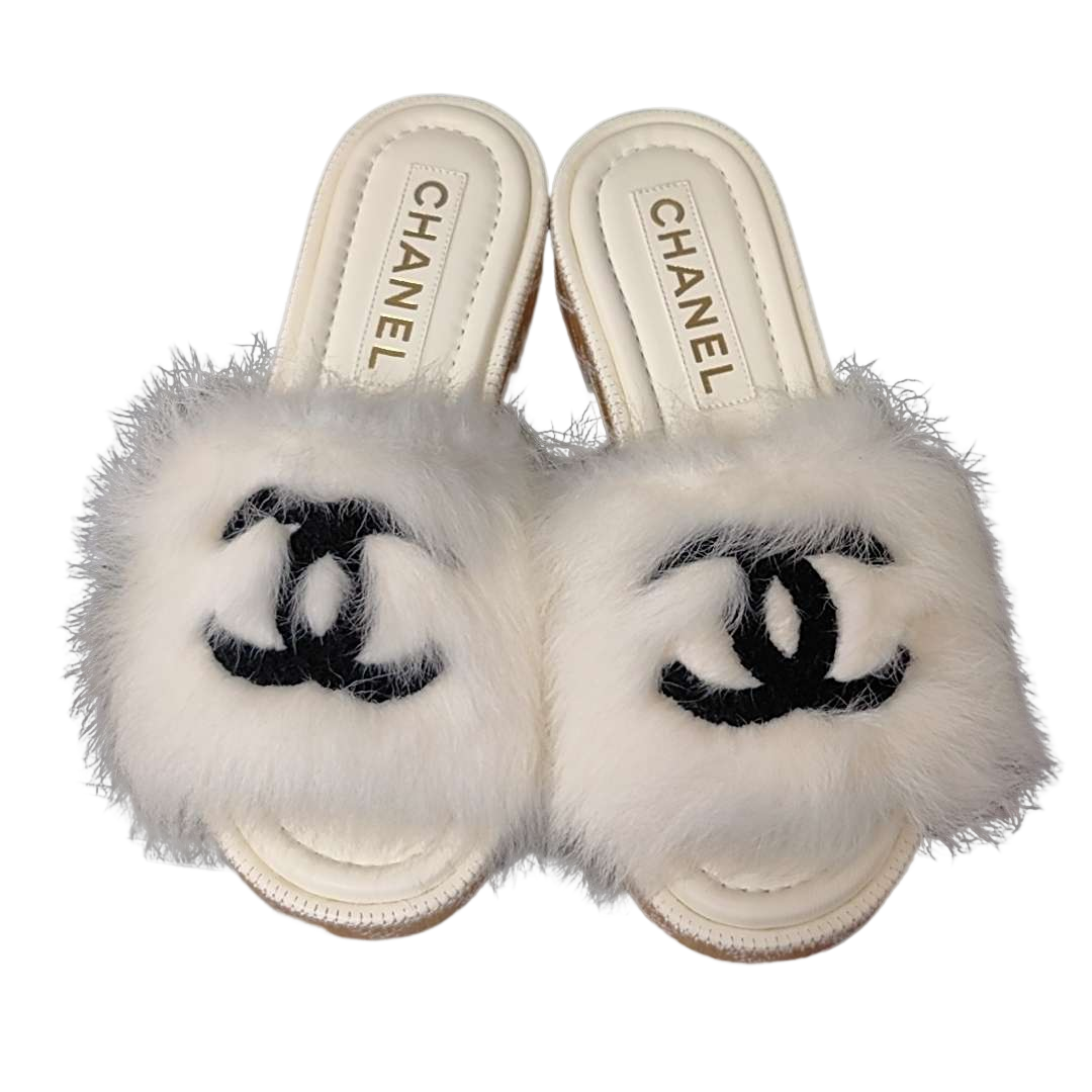 Chanel 23C Early Spring Slippers for Women