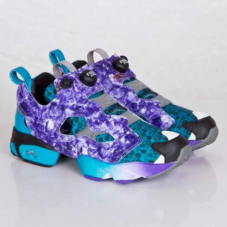 حذاء رياضي Instapump fury og 'social status' من Reebok باللون الأزرق