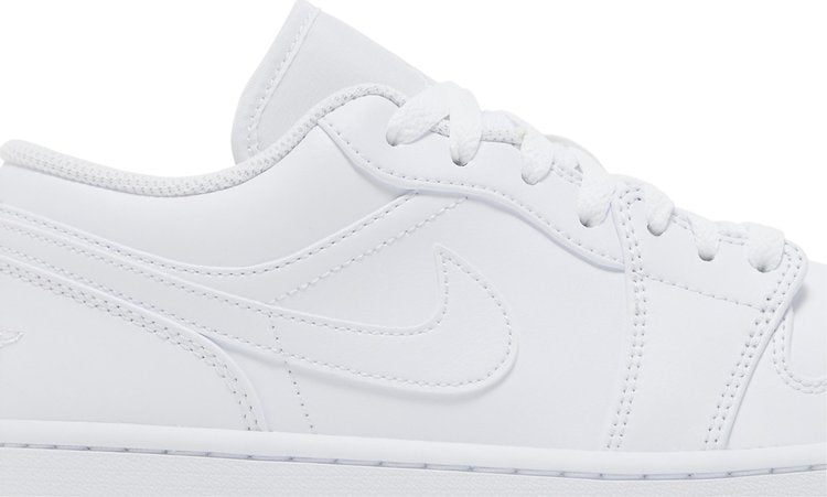 حذاء رياضي Air Jordan 1 Low Triple White 2022 باللون الأبيض