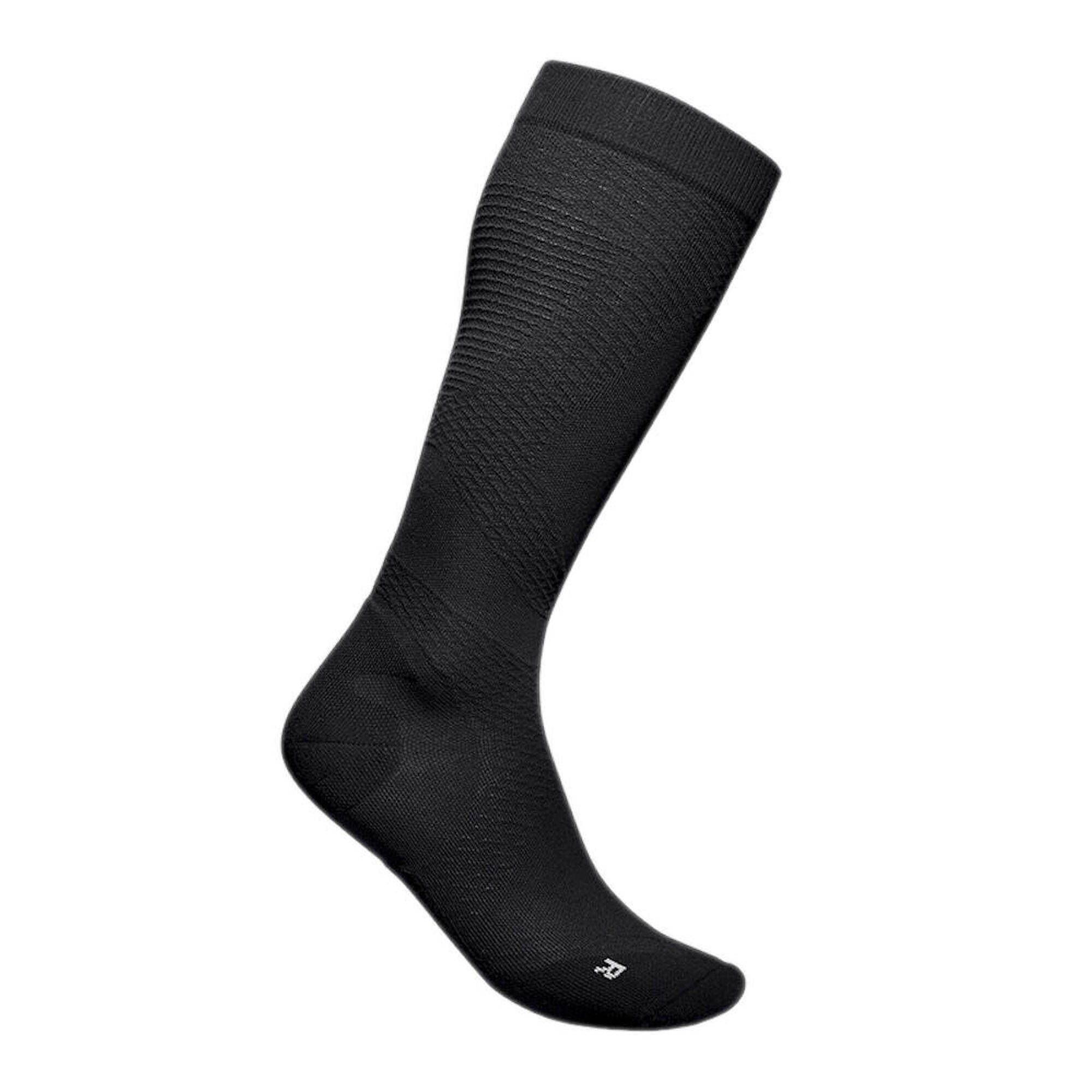 جوارب ضغط Bauerfeind Run Ultralight Compression Socks (للرجال)، باللون الأسود