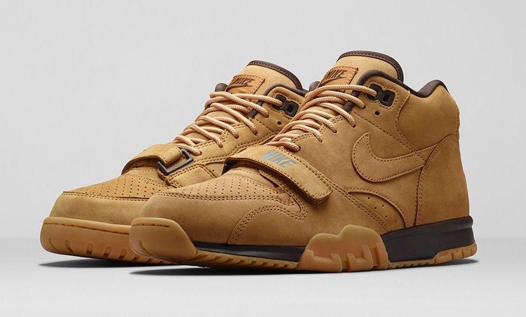 حذاء Nike Air Trainer 1 Mid Prm Qs "Flax" باللون البني