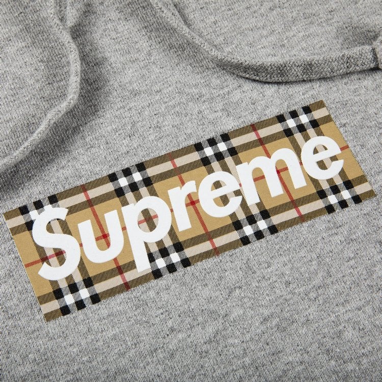 سويت شيرت بغطاء رأس وشعار صندوق Supreme x Burberry "Heather Grey"، باللون الرمادي