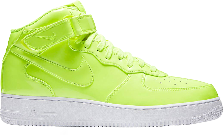 حذاء Nike Air Force 1 Mid UV Volt باللون الأصفر