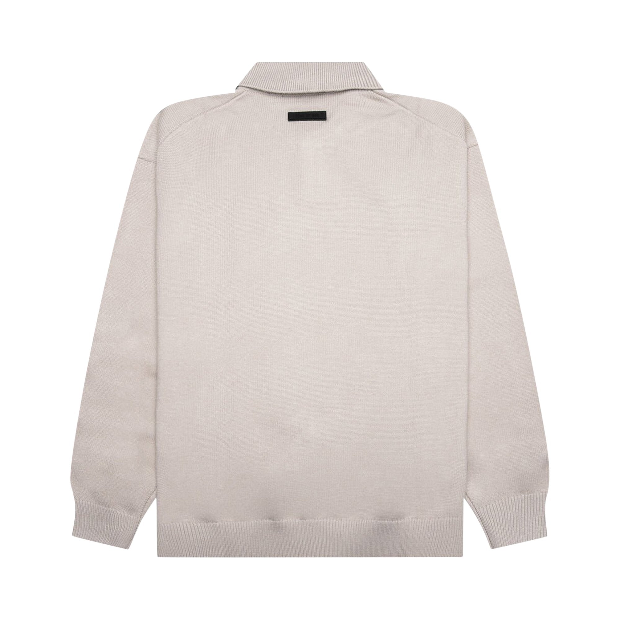 قميص بولو محبوك من مجموعة Fear of God Essentials Silver Cloud