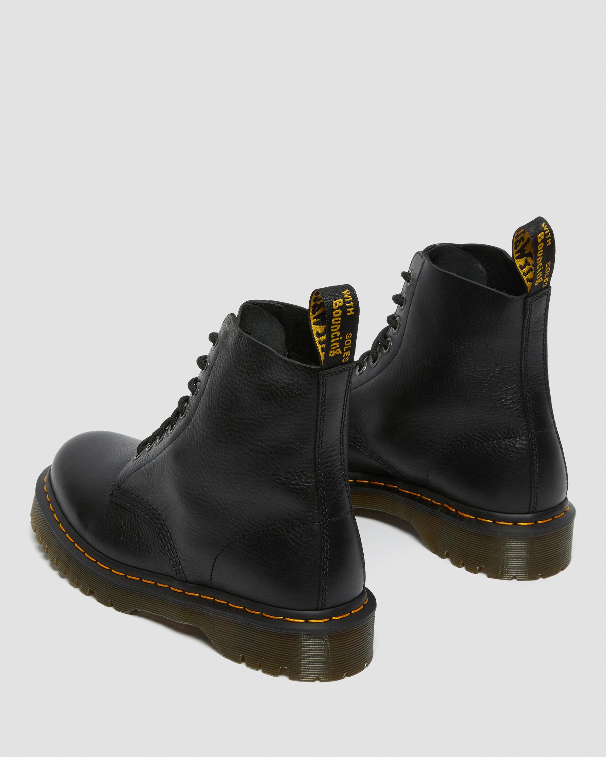 حذاء جلدي برباط من تصميم Pascal Bex Pisa 1460 من Dr. Martens