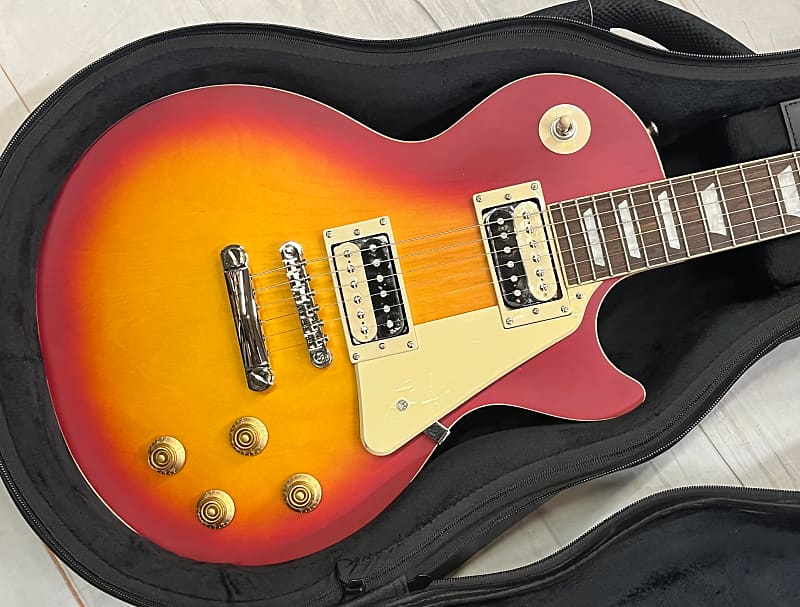 جيتار Epiphone Les Paul Classic مستعمل عام 2022 - لون Cherry Sunburst تراث مستعمل جديد لم يتم تشغيله بعد مع جراب Epi lite 8lb12oz #148