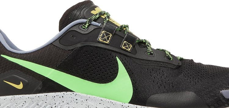 حذاء رياضي Nike Pegasus Trail 3 'Black Green Strike' باللون الأسود