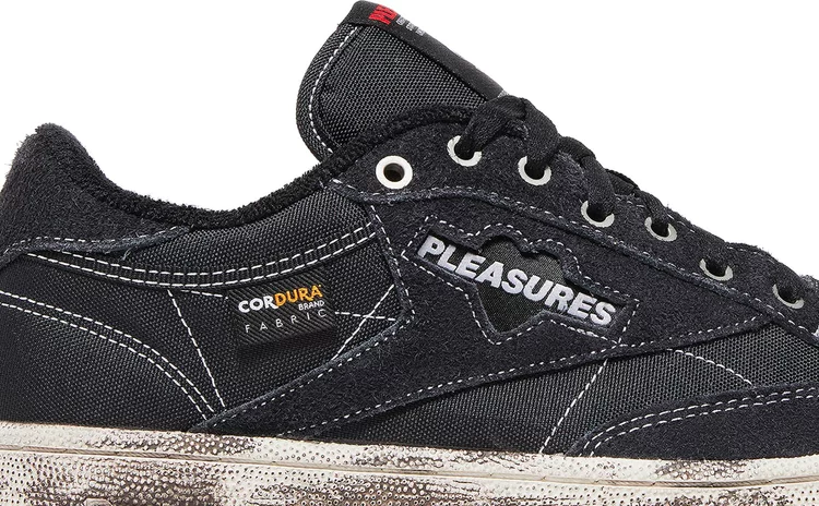 حذاء رياضي Pleasures x club c 85 'black chalk' من ريبوك، باللون الأسود