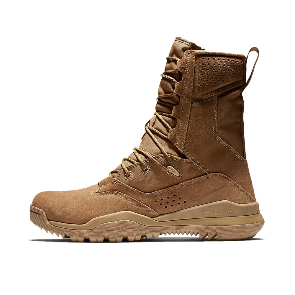 حذاء Nike SFB Field 2 8" جلدي، بني