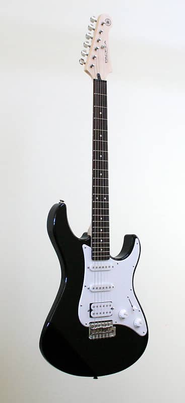 Electric guitar Yamaha PAC0Pacifica, black