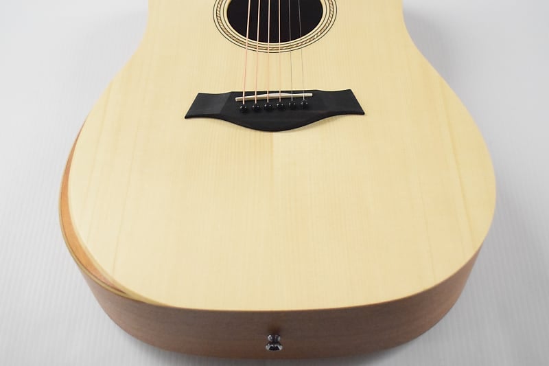 Taylor Academy 10 Acoustic Guitar - Natural Academy 10 Acoustic Guitar