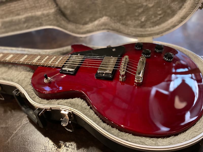 Epiphone Les Paul Studio 2020 - 2021 أحمر نبيذي مع حقيبة صلبة