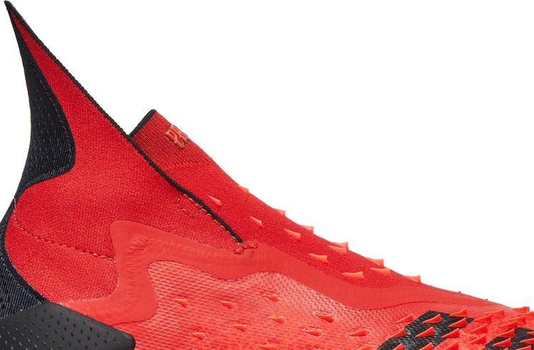 حذاء Adidas Predator Freak+ FG 'Demonskin - Solar Red' باللون الأحمر