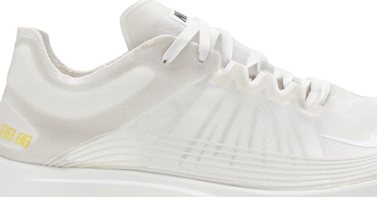 حذاء Nike Zoom Fly SP 'Light Bone' باللون الكريمي