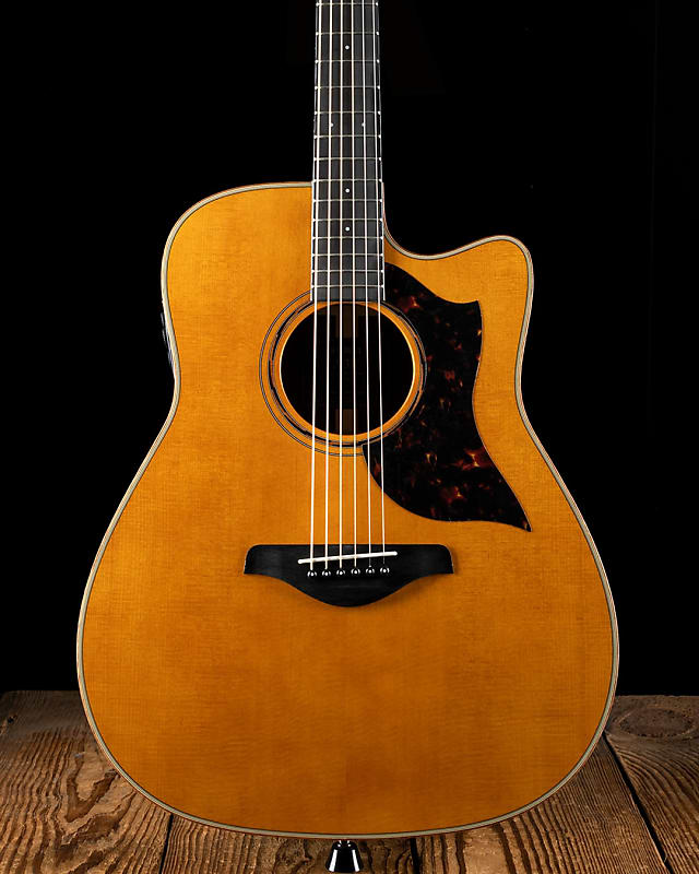 Guitar Yamaha A3R А., vintage natural